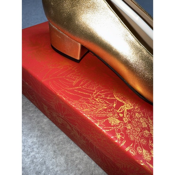 Women's Gold Metallic Round Toe Low Block Heel Pumps – Size 8 - Picture 2 of 7